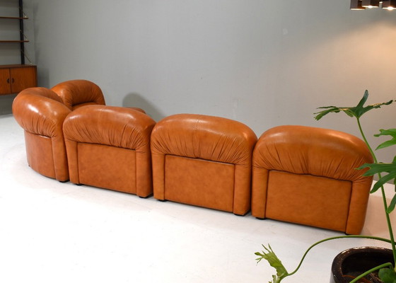 Canapé d'angle Rossi di Albizzate en cuir cognac, Italie – années 1970 – Canapés modulables, Leather (photo 16 of 18)