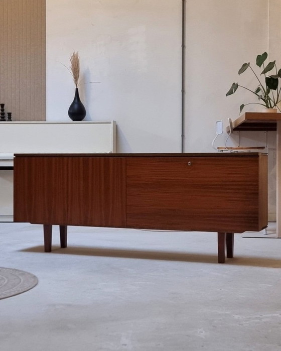 Buffet bas des années 70 – Bois (photo 15 of 17)