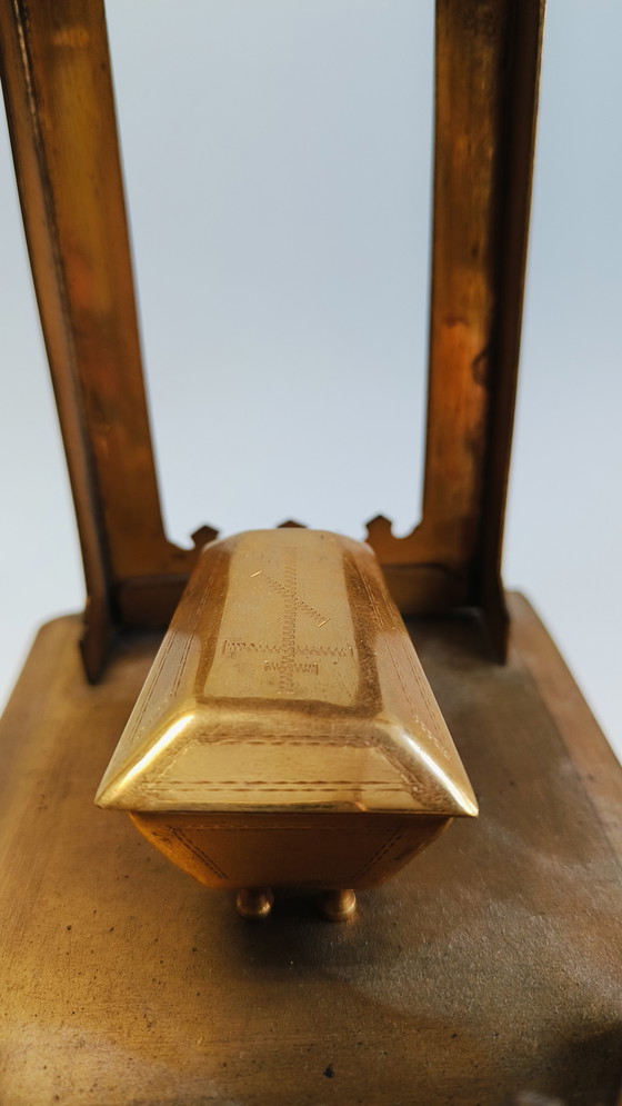 Image 1 of Osteuropäischer orthodoxer christlicher Reliquienaltar