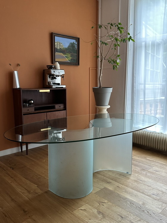 Tavolo da pranzo ovale in vetro, design italiano, metà secolo '80 – Tavoli da pranzo, Glass (photo 3 of 9)