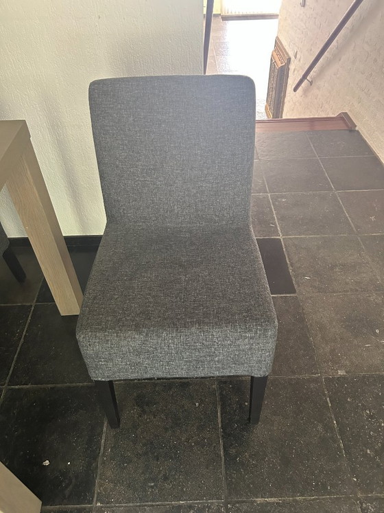 Oak-colored dining table with 4 chairs (as good as new) – Dining chairs, Textile (photo 5 of 5)