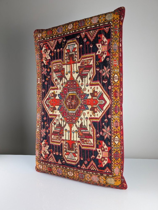 Gran cojín de suelo kilim soumak caucásico, de lana, mediados del siglo XX