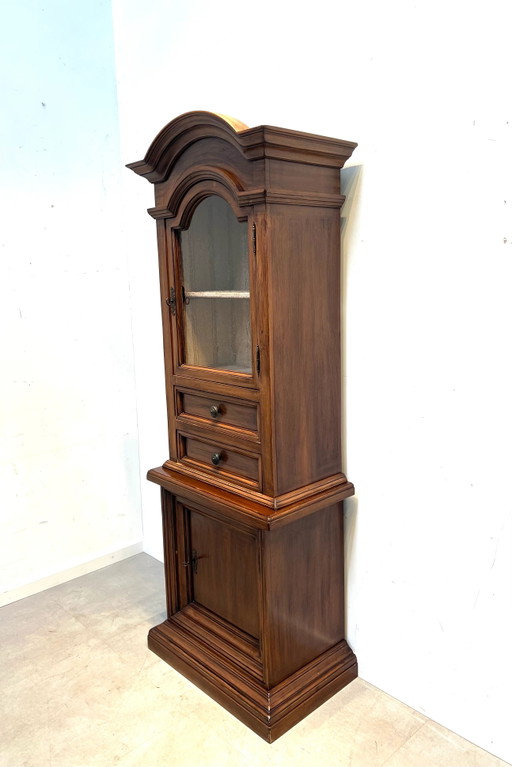 Armario antiguo de madera con tapa de vitrina. – vitrinekasten, Glass