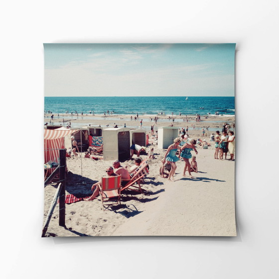 Image 1 of Bañistas Wijk aan Zee, 1960 | Mid Century Beach Photography