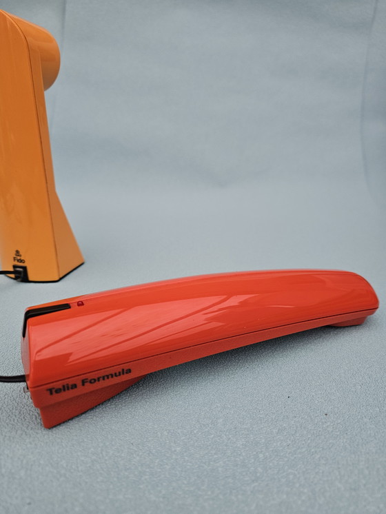 Image 1 of Zwei analoge Telefone 90er-Design