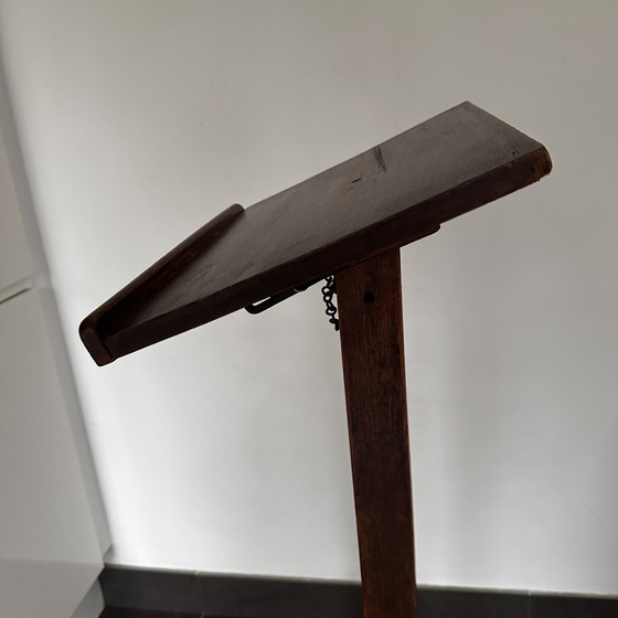 Image 1 of Leggio in rovere antico e ghisa – Leggio architettonico senza tempo