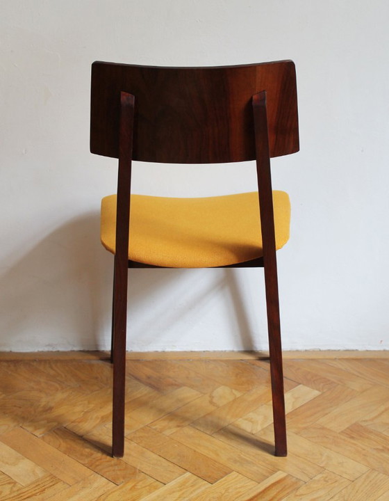 Rara sedia da pranzo scandinava di metà secolo degli anni '60 – Noce e senape – Sedie da pranzo, Textile (photo 6 of 16)