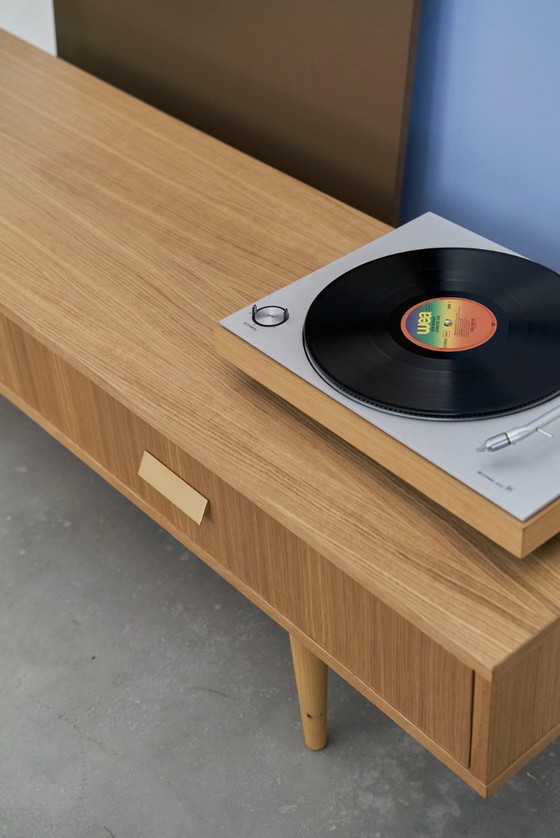 Image 1 of Buffet bas en chêne 2 tiroirs - L02