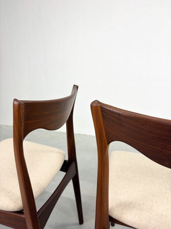 Set Vintage Dining chairs by AwA – Wood (photo 19 of 19)