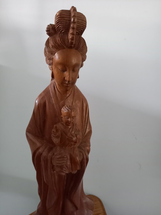 Image 1 of Estatua asiática tallada a mano – Songzi Guanyin (Fertilidad)