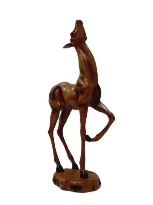 Grande figurine décorative animalière, chevreuil en résine