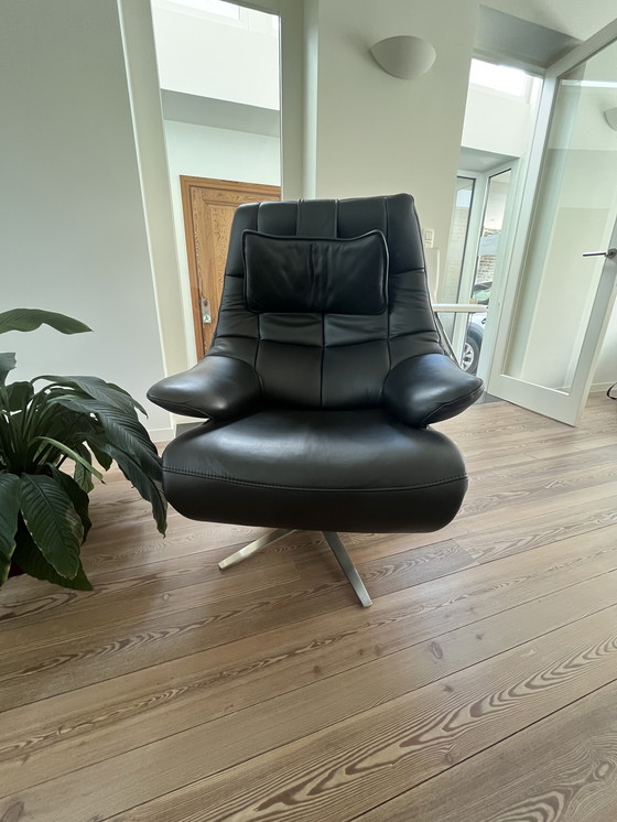 Image 1 of Hukla recliners in leather - electric & cordless - like new (2x)