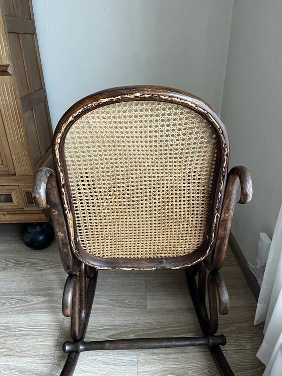 Image 1 of Sedia a dondolo antica Thonet