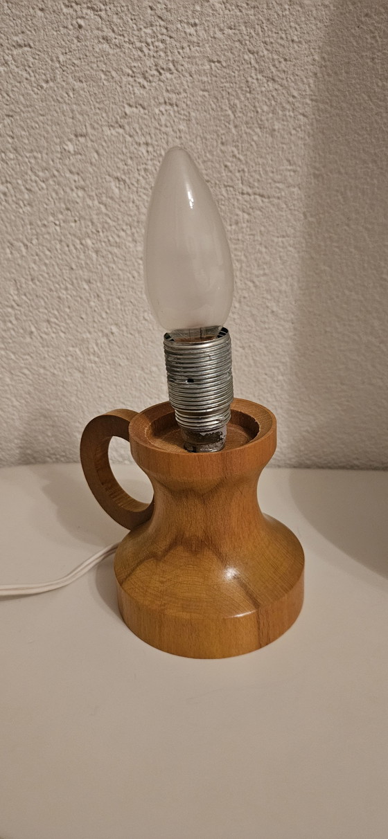 Image 1 of Lámpara de sobremesa de madera escandinava con bola de cristal