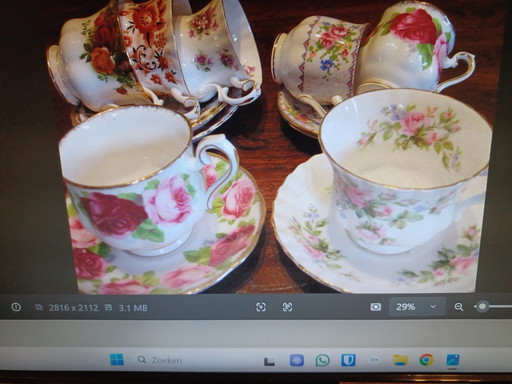 11 Royal Albert koffiekopjes met schoteltjes