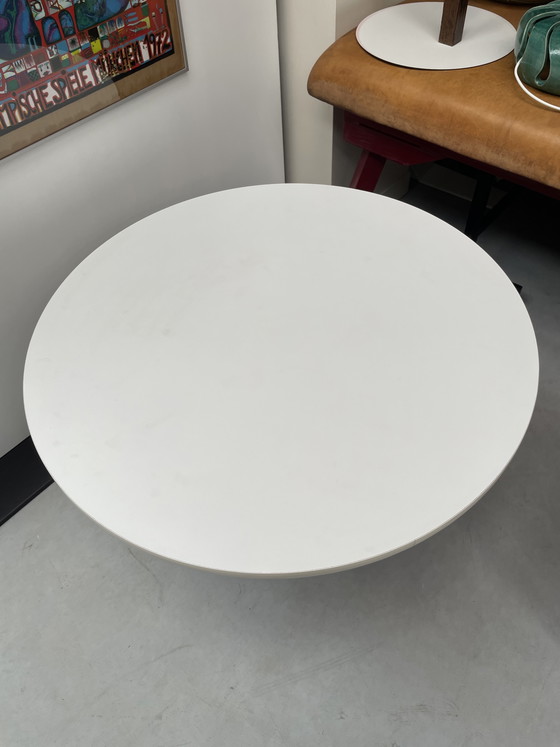 Image 1 of Tavolo da salotto vintage con tulpvoet, Johansen Design Zweden