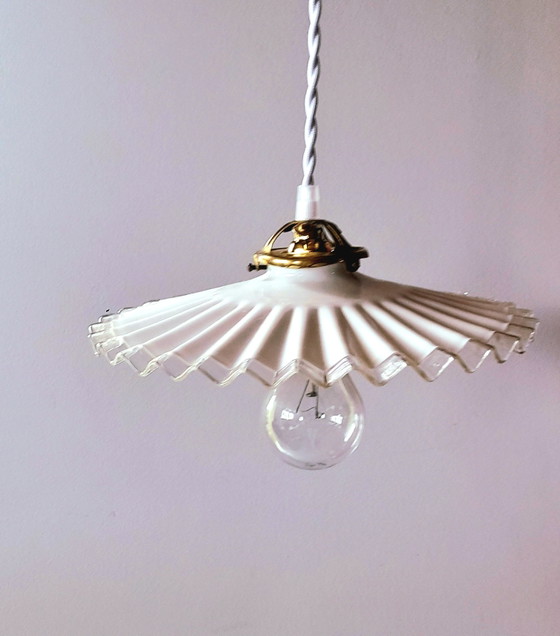 Image 1 of Hanglamp van geplooid opaalglas, 1950