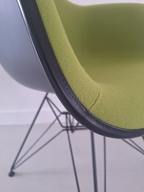 Image 1 of 4x Vitra Eames Dar Black