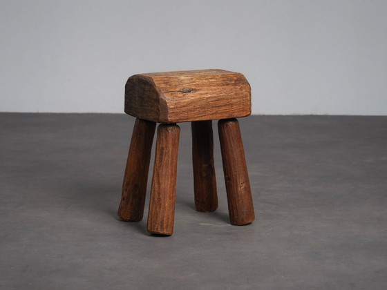 Robuster Primitiver Massivholz Hocker, Europa, 1970er Jahre (photo 2 of 8)