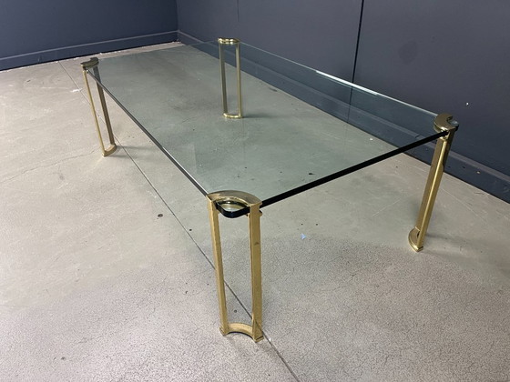 Image 1 of Salontafel in Peter Ghyczy-stijl, gemaakt van messing en glas.