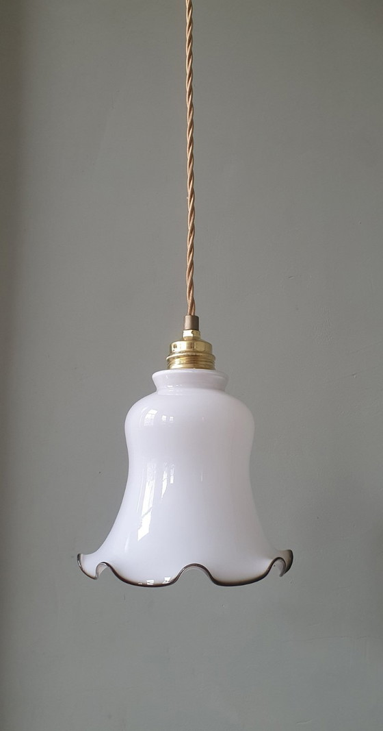 Image 1 of Lampada a sospensione floreale in vetro vintage con bordo decorativo