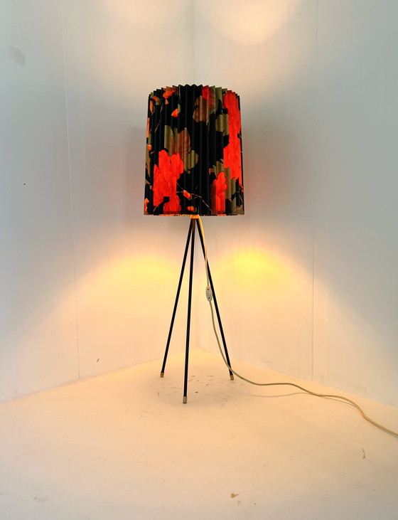 Image 1 of Lampadaire tripode vintage 1960