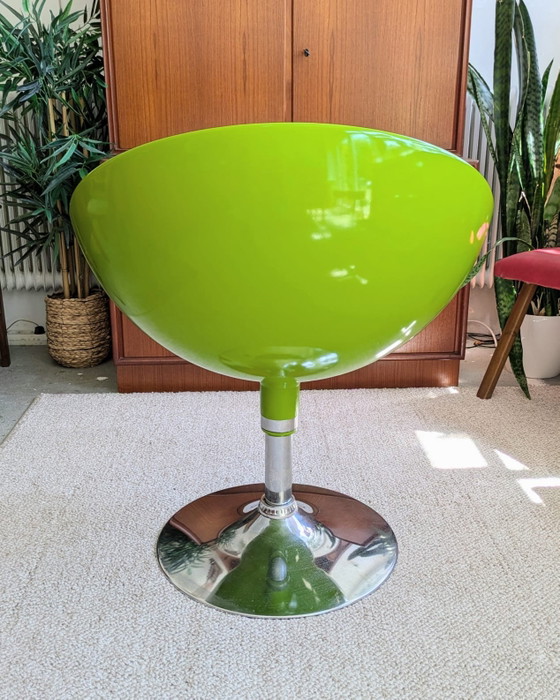 Image 1 of Fauteuil pivotant vert vintage, style rétro, ère spatiale.