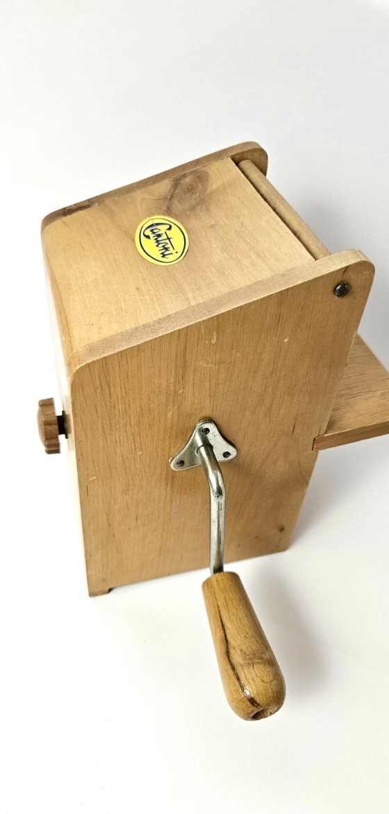 Image 1 of Grattugia per parmigiano Cantoni in legno vintage | Design italiano di metà secolo