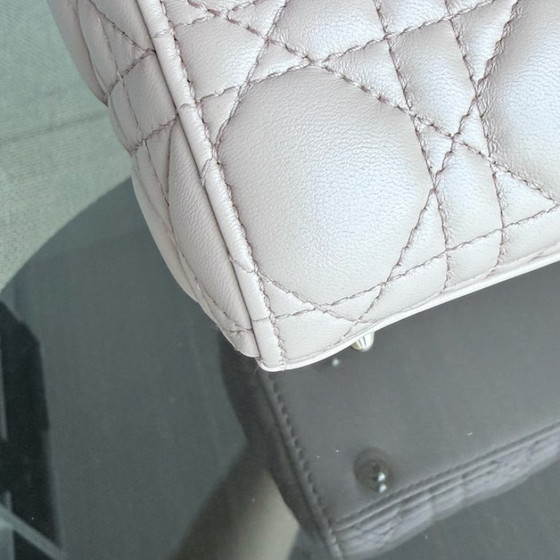 Image 1 of Dior Lady Small Flap - Cannage lamsleer, blush beige, goudkleurige hardware