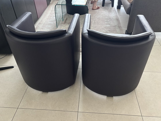 Image 1 of Leolux Fiabo armchair eggplant color