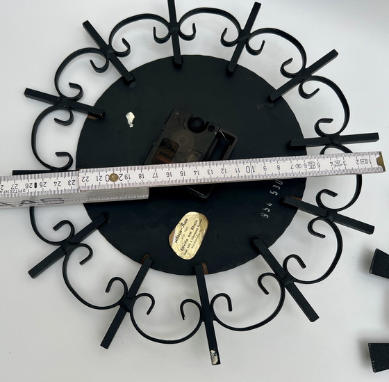 Image 1 of Due orologi da parete vintage – in ferro battuto / design di metà secolo – Diehl e orologio in rame fatto a mano
