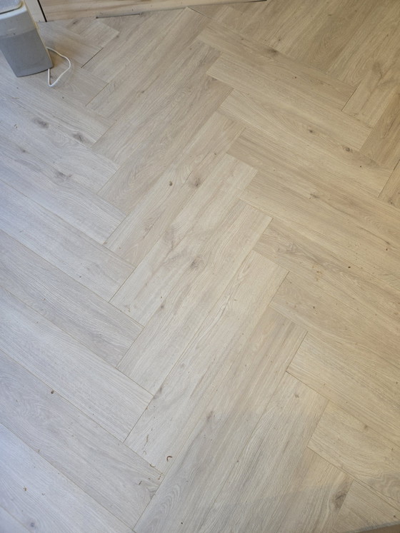 New Herringbone Flooring (~6m²) + Isotac Underlay & Wolfcraft Cutter 🏠✂️ – Manor, Maintenance Products, Wood (photo 5 of 8)