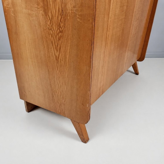Image 1 of Vintage kledingkast in essenhout van Tatra Nabytok, jaren 70.