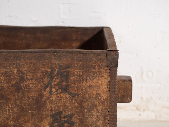 Antica misura per grano Dou in legno di olmo, Cina, circa 1900, Oggetti decorativi, Ferro, Marrone, Rustic (foto 4 di 9)