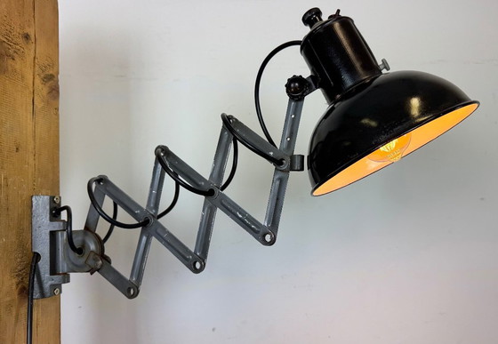 Image 1 of Lampada da parete industriale a forbice in smalto nero, anni '50
