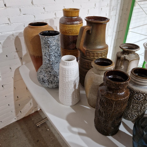 Image 1 of Collezione di 18 vasi d'epoca della Germania occidentale