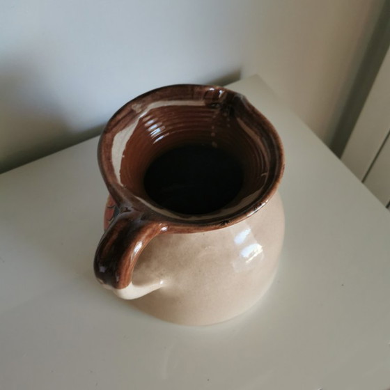 Image 1 of Cruche en argile faite main - signée