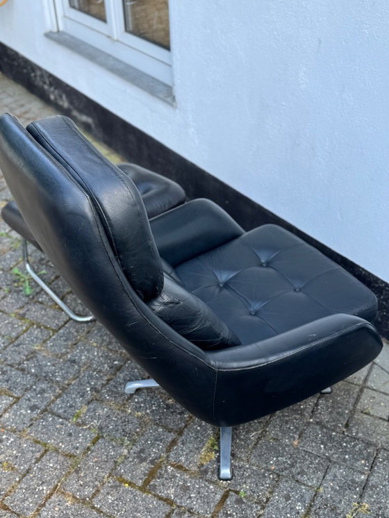 Image 1 of Vintage Bramia draaibare fauteuil met voetenbankje