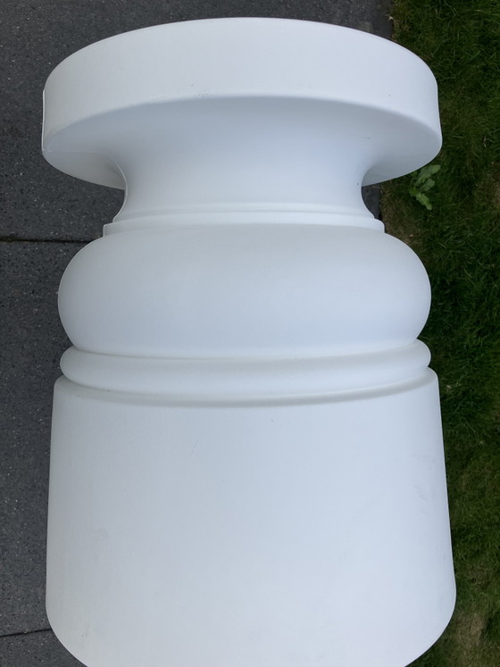 2 x Moooi Antiques Stool Wit Z.G.A.N. – Krukjes, Plastic (photo 8 of 9)