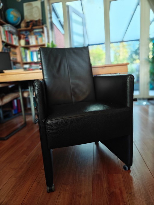 4x Chaises en cuir noir