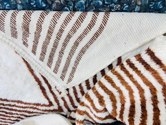 Image 1 of Tapis en laine fait main – coloris personnalisables 250cmx150cm