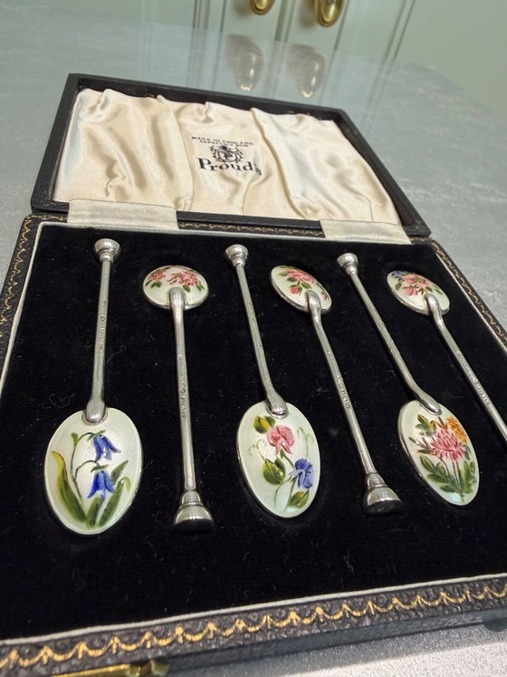 Henry Clifford Davis – 6 Cucharillas de Moka de Plata 800 con Esmalte – Proud’s – Inglaterra – 1959 – Sin (photo 12 of 18)