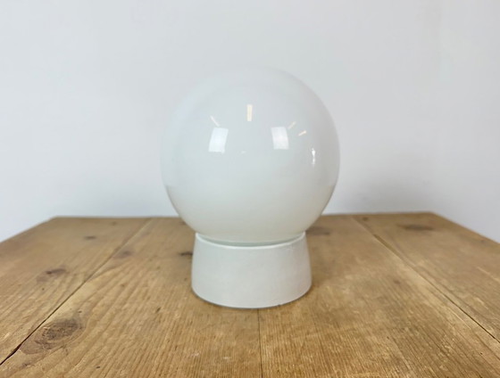 Vintage White Porcelain Ceiling Light with Milk Glass, 1960s – Plafonniers (photo 2 of 11)