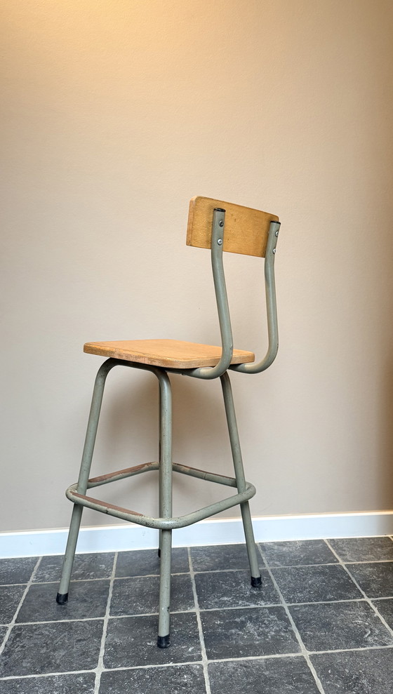 Image 1 of Laboratorio escolar stoelen