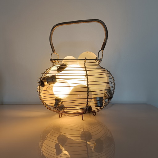 Lampe d’ambiance upcyclée à partir d'éléments détournés 