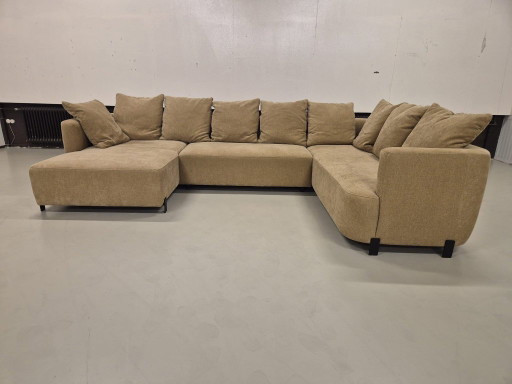 30% DE DESCUENTO EN LA SALA DE EXPOSICIÓN - Sofá esquinero - Lamia - Ocre - Nuevo - Tendencia