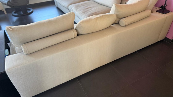 Image 1 of Flexform Groundpiece Das Design, bekannt als Flexform-Bestseller, wurde im Jahr 2001 eingeführt.