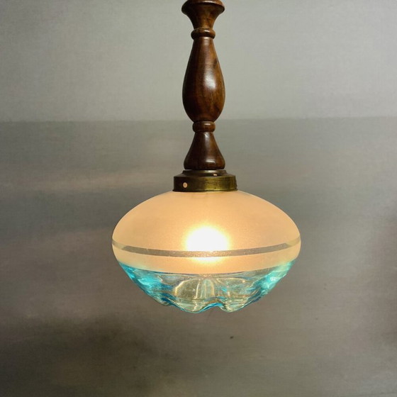 Mid-Century-Modern-Pendelleuchte aus Teakholz und blauem Kunstglas, 1960er Jahre – Pendelleuchten, Wood (photo 7 of 9)