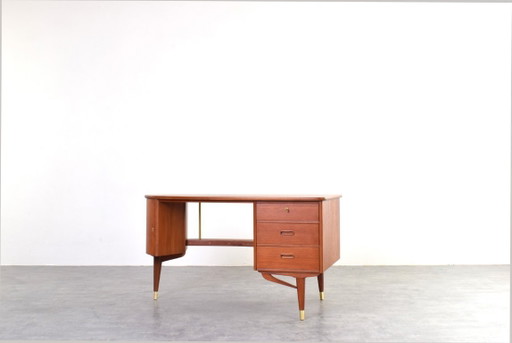 Bureau van organisch teakhout uit het midden van de 20e eeuw van Sola Møbler, jaren 60.