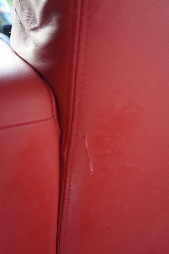 Image 1 of Poltrona Montèl in pelle rossa, 2 posti disponibili